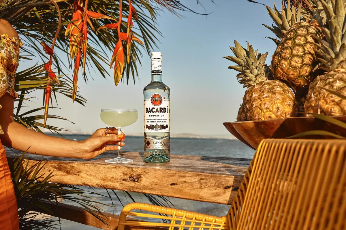 Daiquiri cocktail with lime